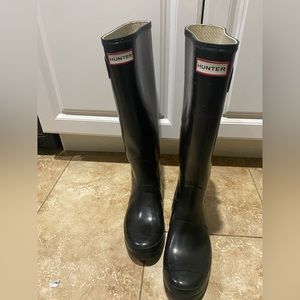 Black hunter rain boots